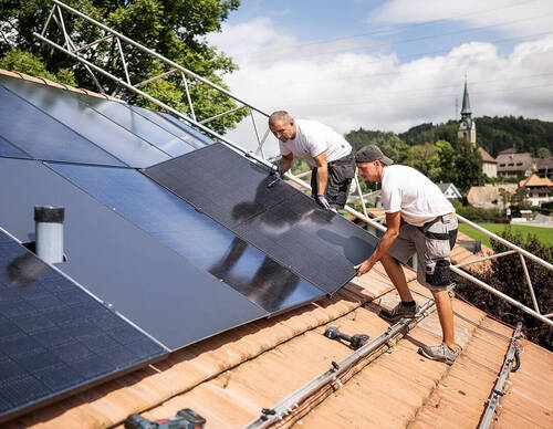 Vous habitez dans le canton du Jura et êtes propriétaire d’une maison individuelle, d’un immeuble, de bâtiments industriels ou simplement curieux d’en savoir plus sur les solutions pour améliorer l’enveloppe énergétique de vos bâtiments ? Inscrivez-vous à notre webinaire gratuit.