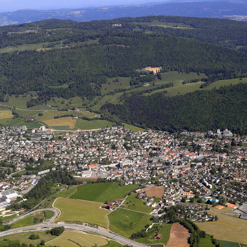 Vue aérienne. Moutier. (Roger Meier)