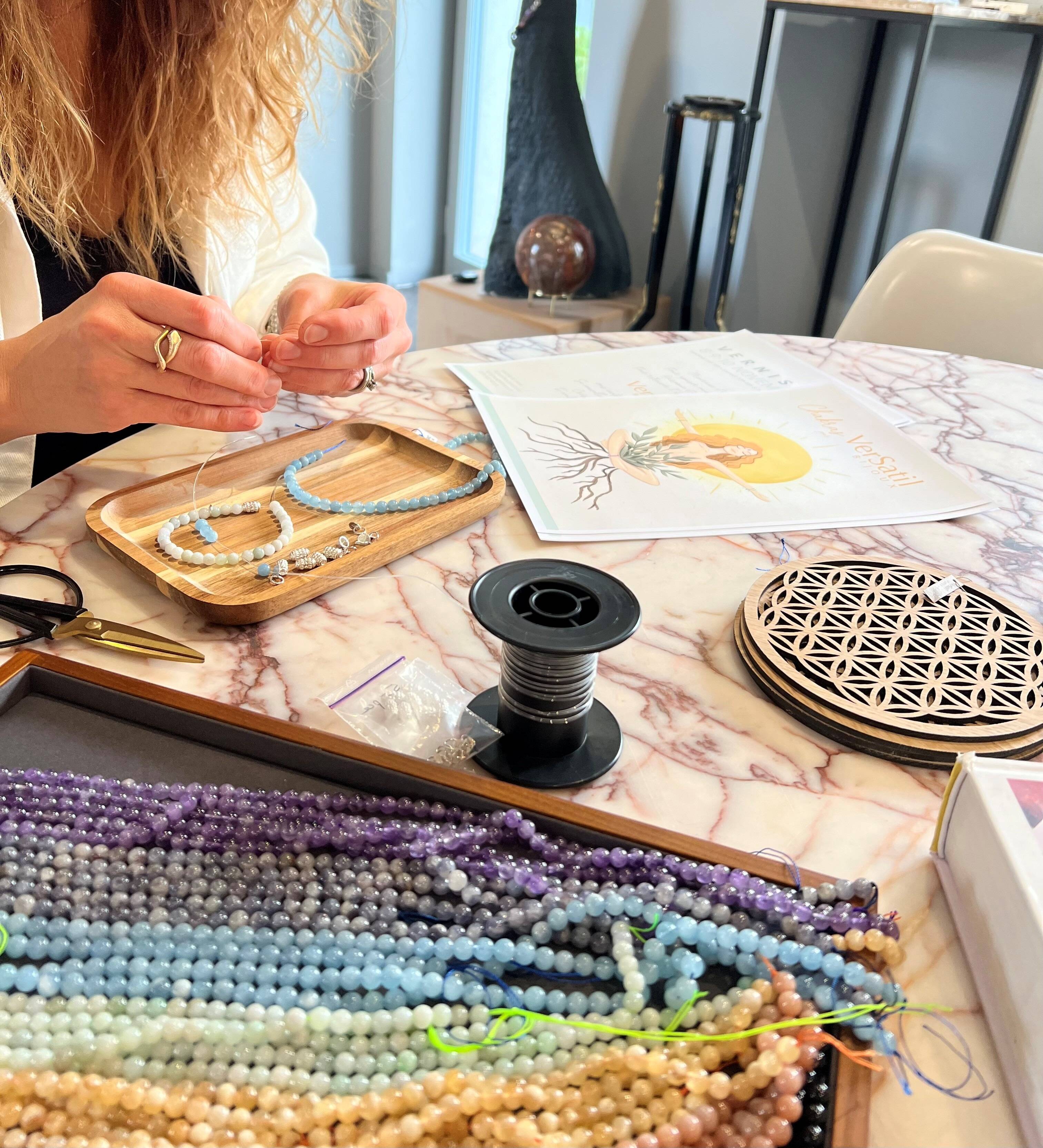Atelier de bracelets de soin