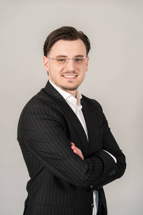 Semir Ajrulai, Conseiller en placement à la BCJ