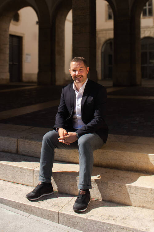 Steven Barras, Conseiller clientèle entreprises